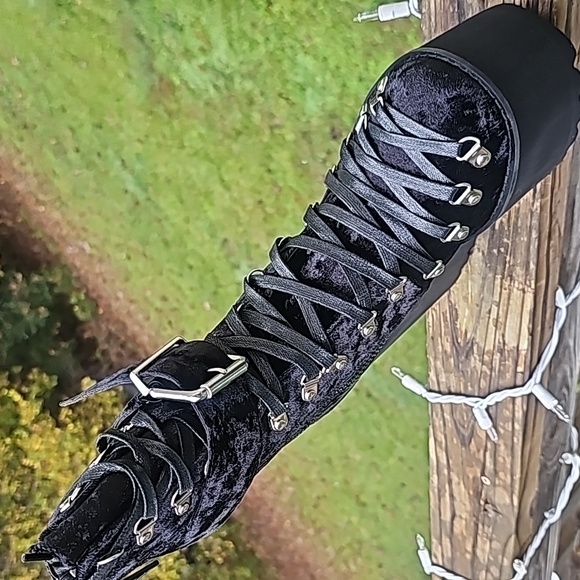 Velvet Traitor Boots - Picture 6 of 6